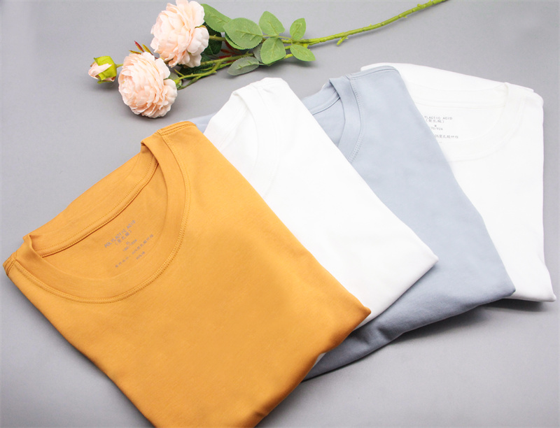 荒山野林扒衣襟吸奶头视频